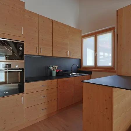 Bm0 - Tutta A Zero Stress Apartment